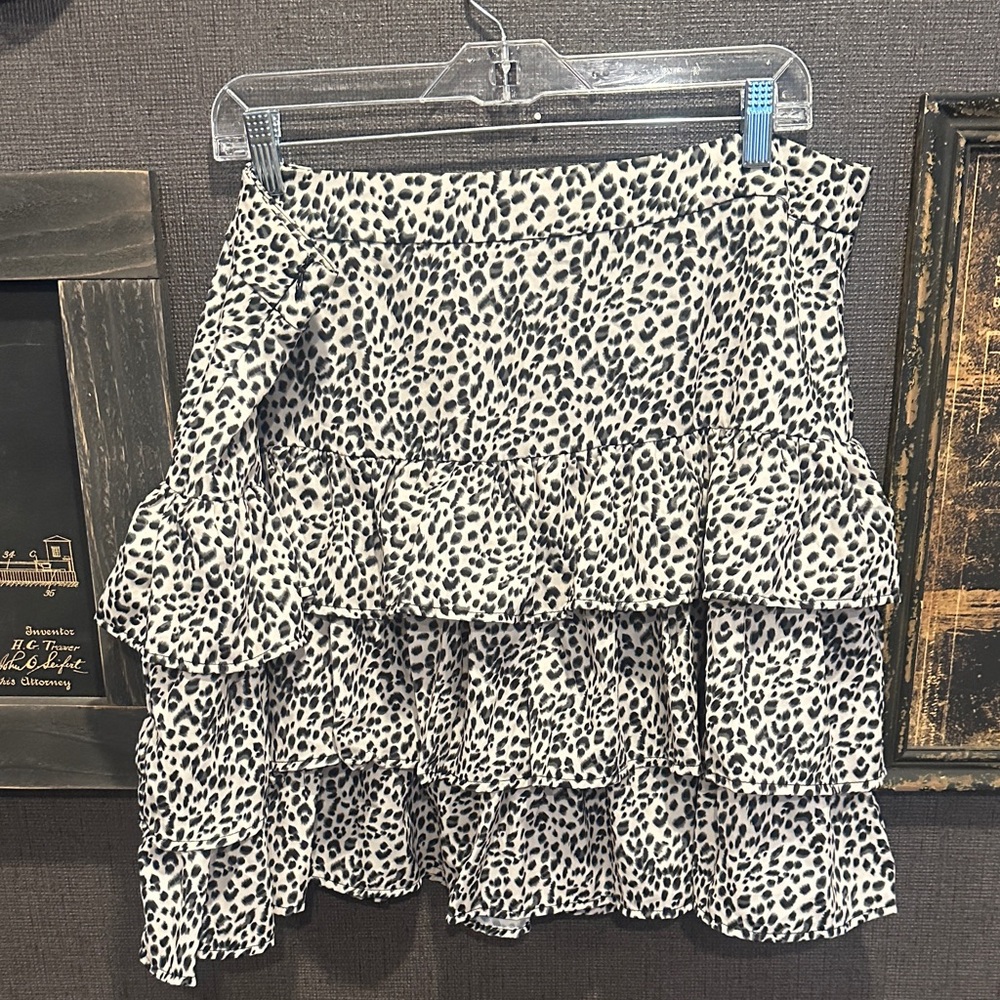 Stylish Black and White Tiered Mini Skirt